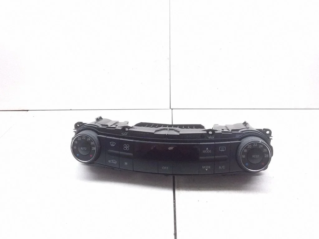 Kliimaseadme/kütte juhtplokk (salongis) – Mercedes-Benz E-klass W211 (2002-2009)