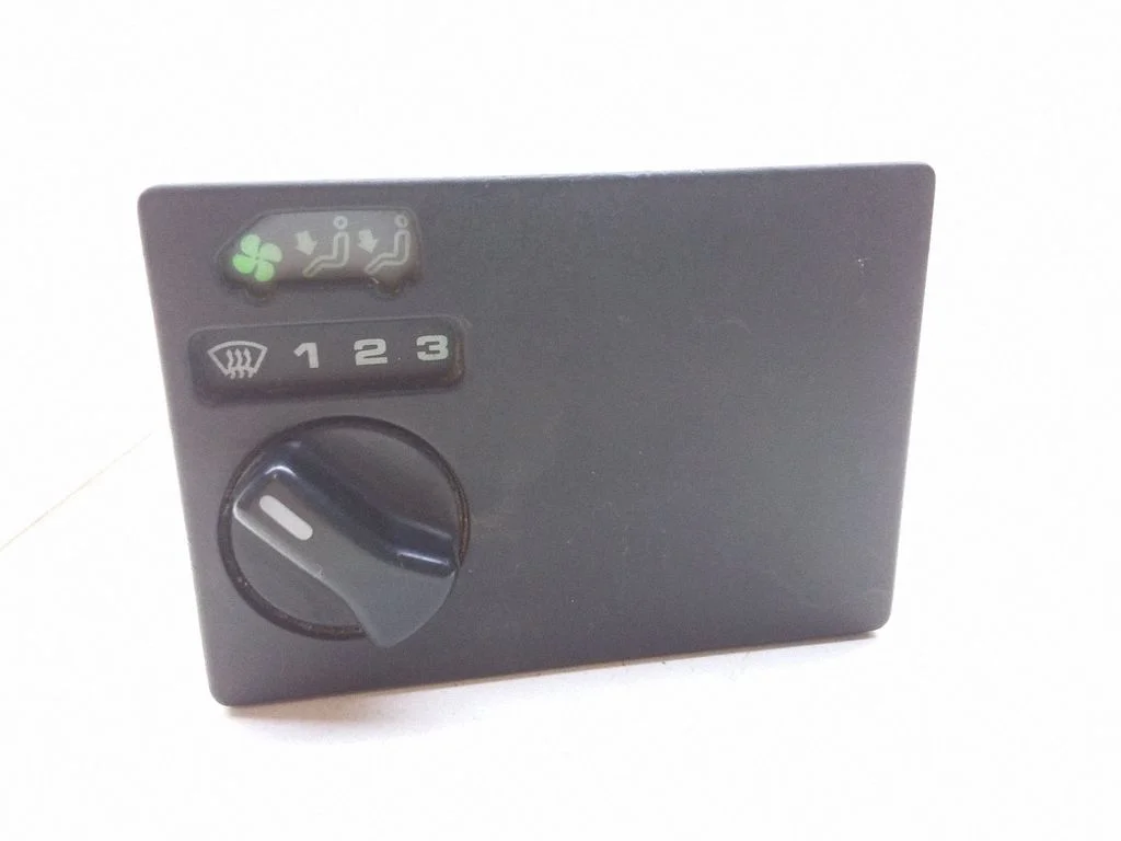 Climate control unit – Volkswagen Transporter - Caravelle T4 (1991-2003)