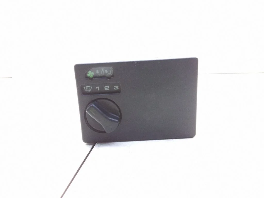 Climate control unit – Volkswagen Transporter - Caravelle T4 (1991-2003)