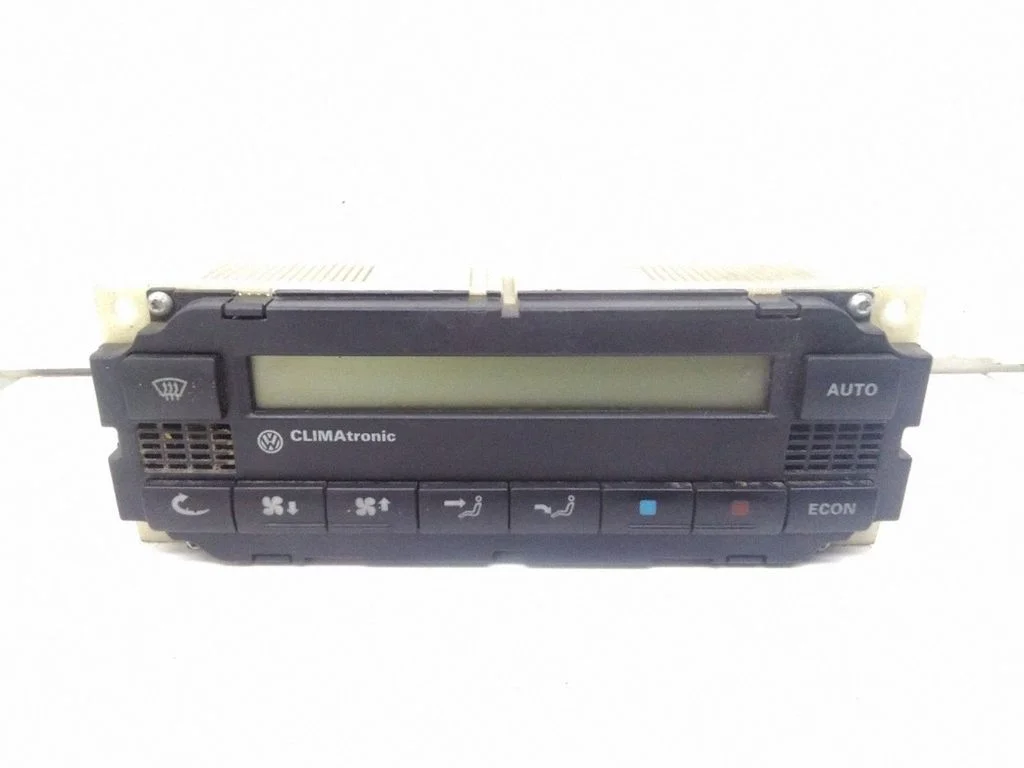 Climate control unit – Volkswagen Passat B5 (1997-2000)
