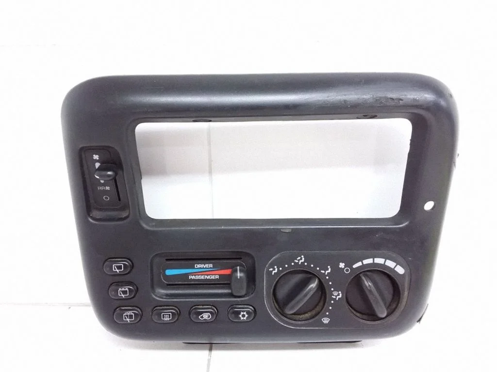 Kliimaseadme/kütte juhtplokk (salongis) – Chrysler Grand Voyager III (1995-2000)