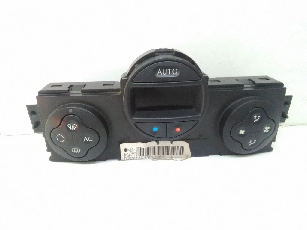 Kliimaseadme/kütte juhtplokk (salongis) – Renault Megane II (2002-2005)