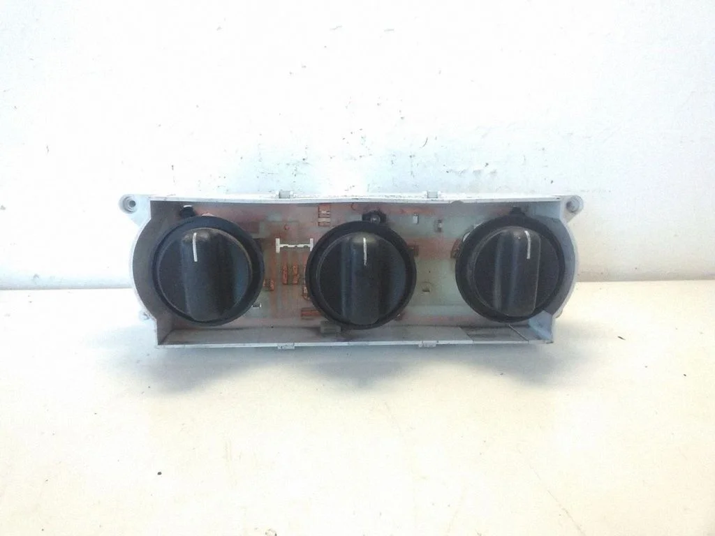 Climate control unit 90586319