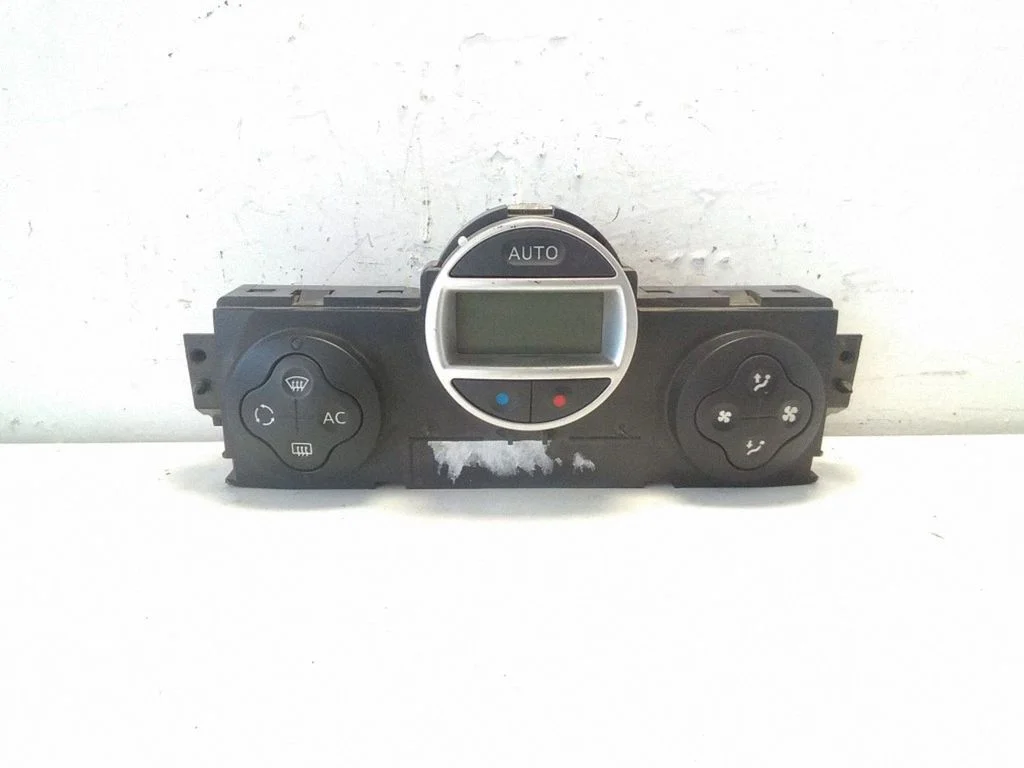 Kliimaseadme/kütte juhtplokk (salongis) – Renault Megane II (2002-2005)