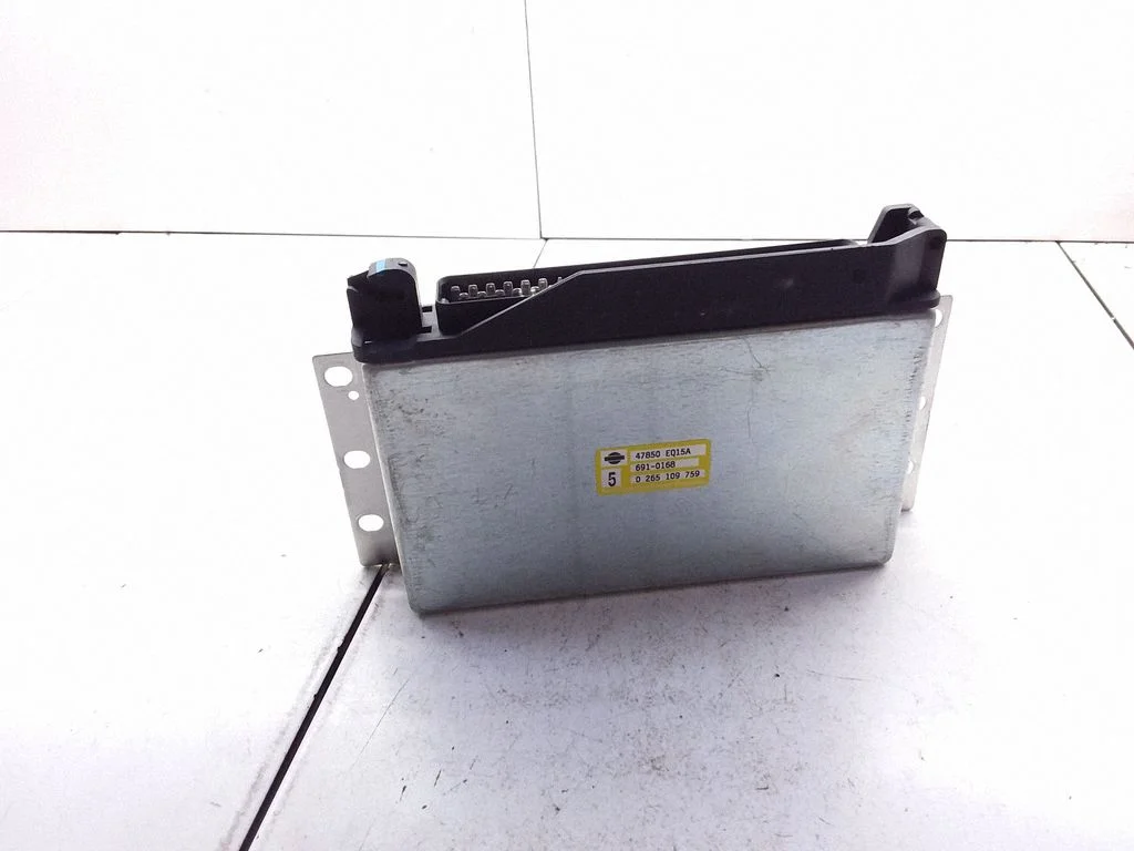 ABS control unit/module – Nissan X-Trail T30 (2001-2007)