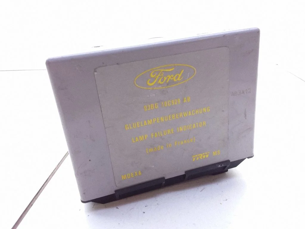 Central body control module – Ford Mondeo MK I (1993-1996)