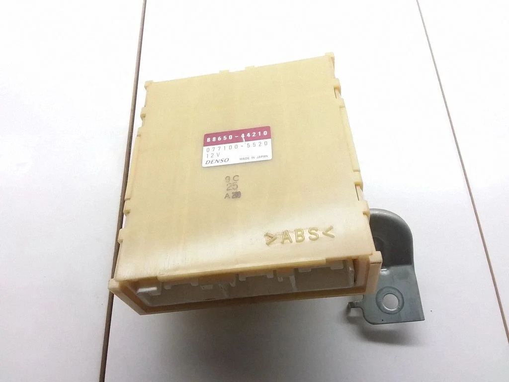 Muud juhtplokid/moodulid – Toyota Avensis Verso (2001-2009)