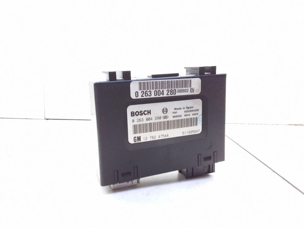 Parkimisandurite (PDC) juhtplokk – Saab 9-3 Ver2 (2008-2016)