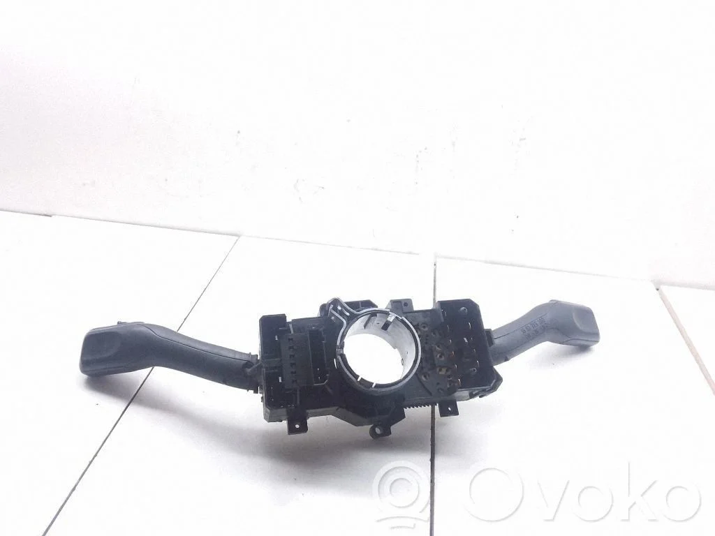 Wiper turn signal indicator stalk/switch – Volkswagen Passat B5.5 (2001-2005)