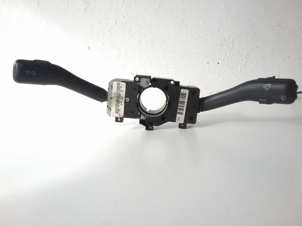 Sviru komplekts 8L0953513G