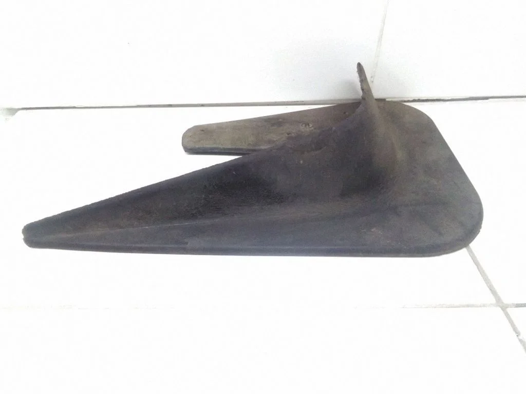 Front mudguard – left