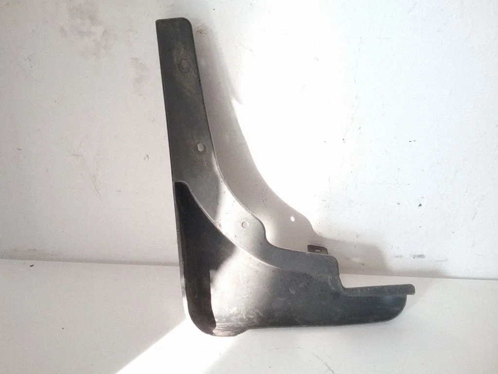 Chlapacz przedni – Nissan X-Trail T30 (2001-2007)