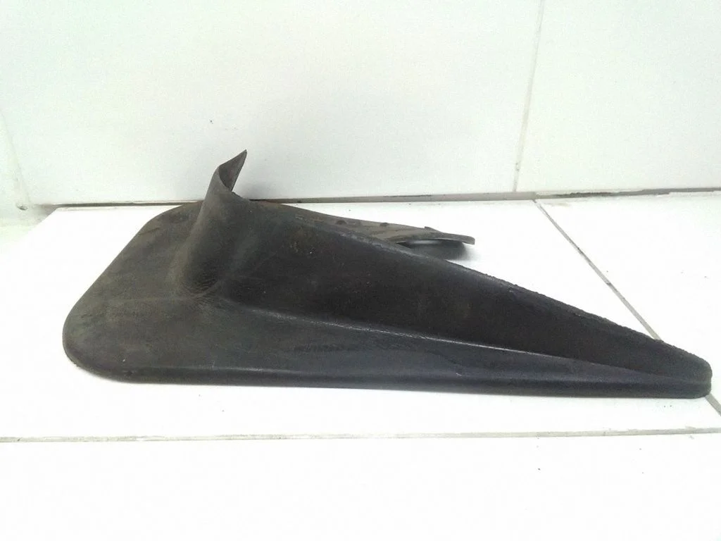 Rear mudguard – right