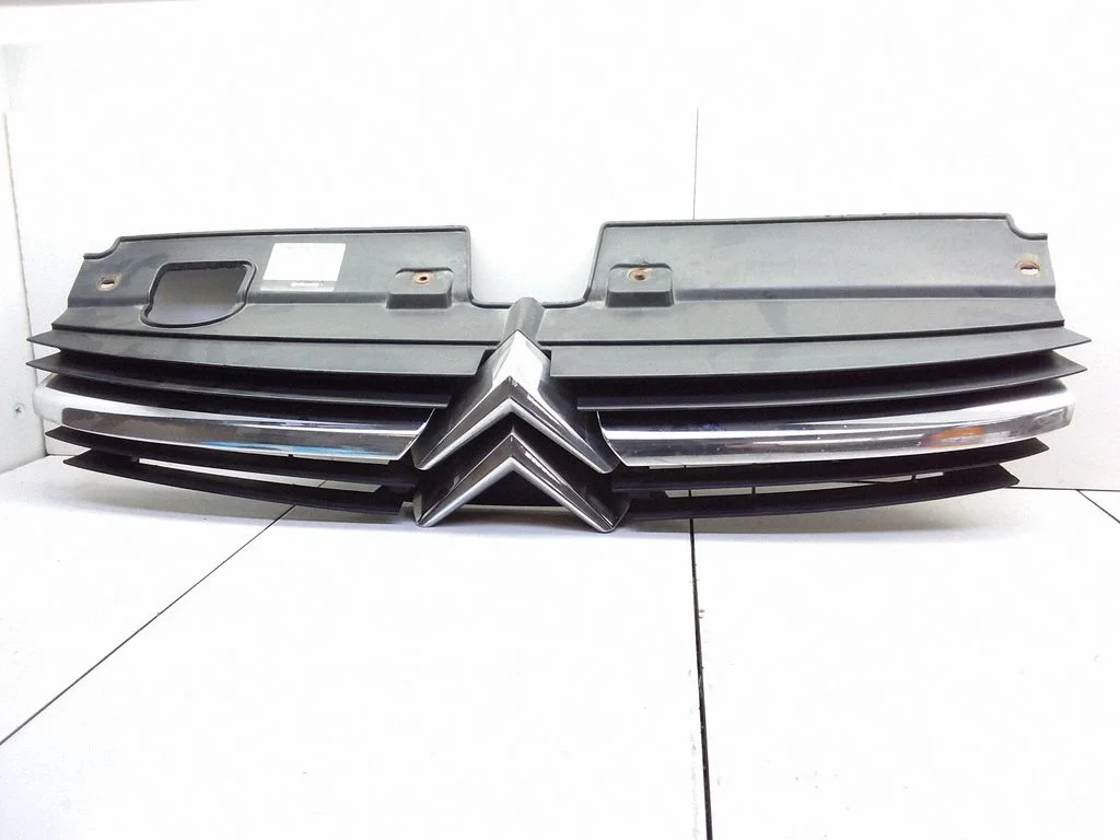 Front grill – Citroen C5 (2001-2004)