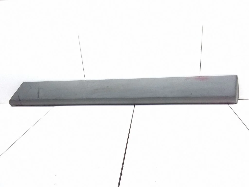 Rear door trim (molding) 357853753