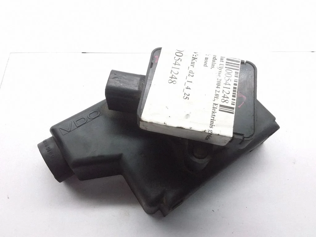 Accelerator throttle pedal 9613889180