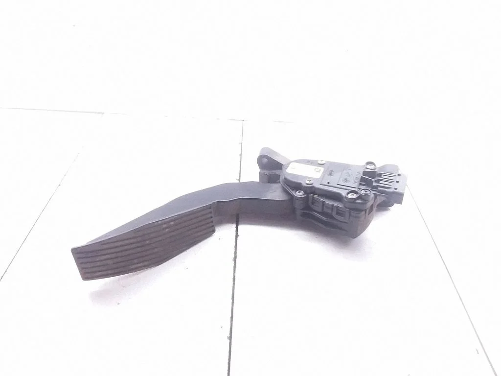 Accelerator throttle pedal – Opel Vectra C (2002-2005)