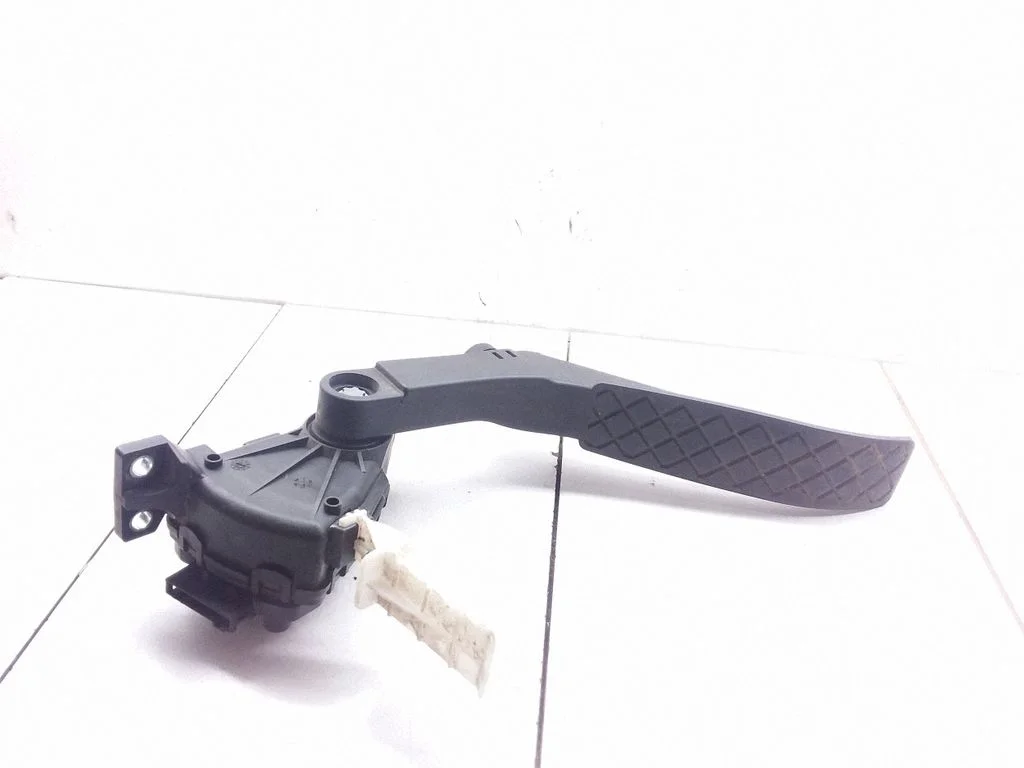 Accelerator throttle pedal – Audi Q7 4L (2005-2015)