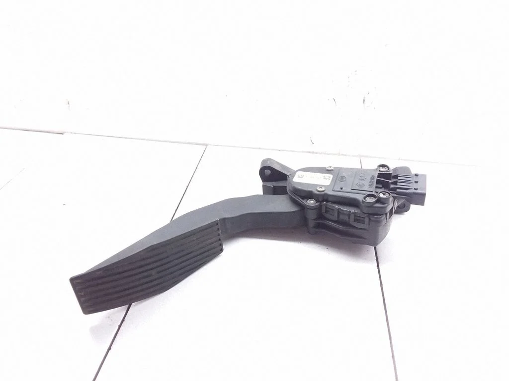 Accelerator throttle pedal – Opel Vectra C (2002-2005)