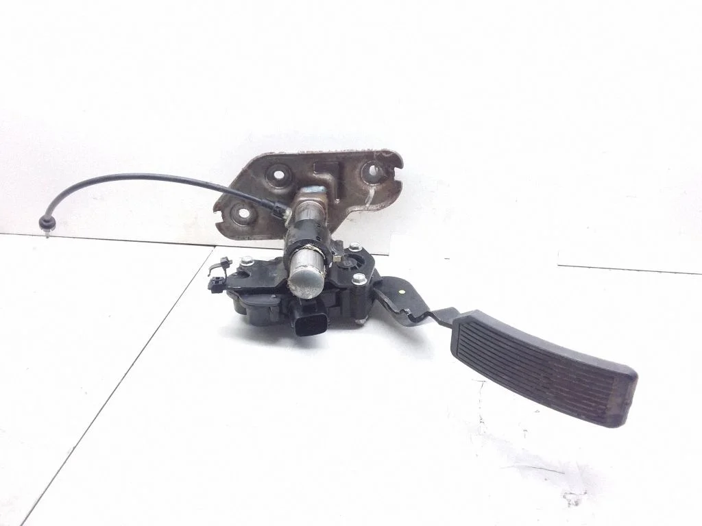Accelerator throttle pedal – Nissan Murano Z50 (2002-2008)