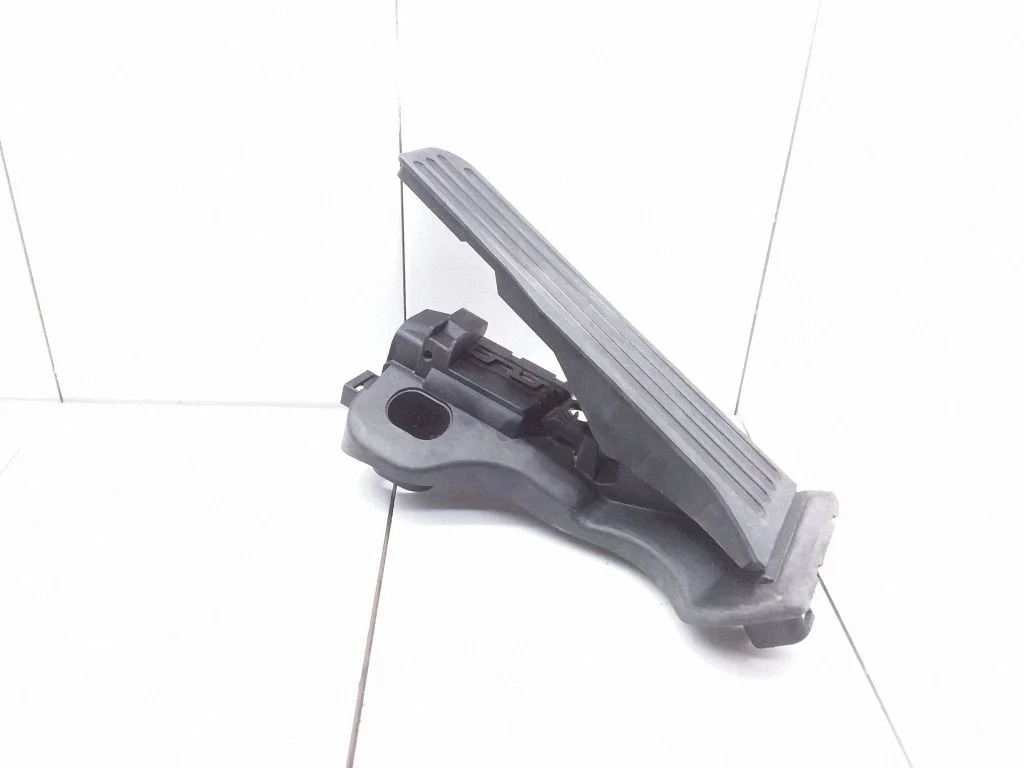 Gaasipedaal – Seat Leon (1P) (2005-2012)