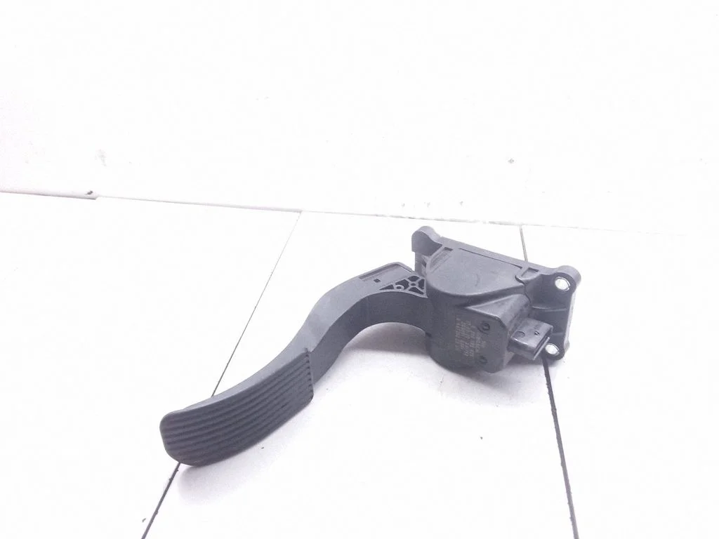 Accelerator throttle pedal – Mercedes-Benz Sprinter W906 (2006-2018)