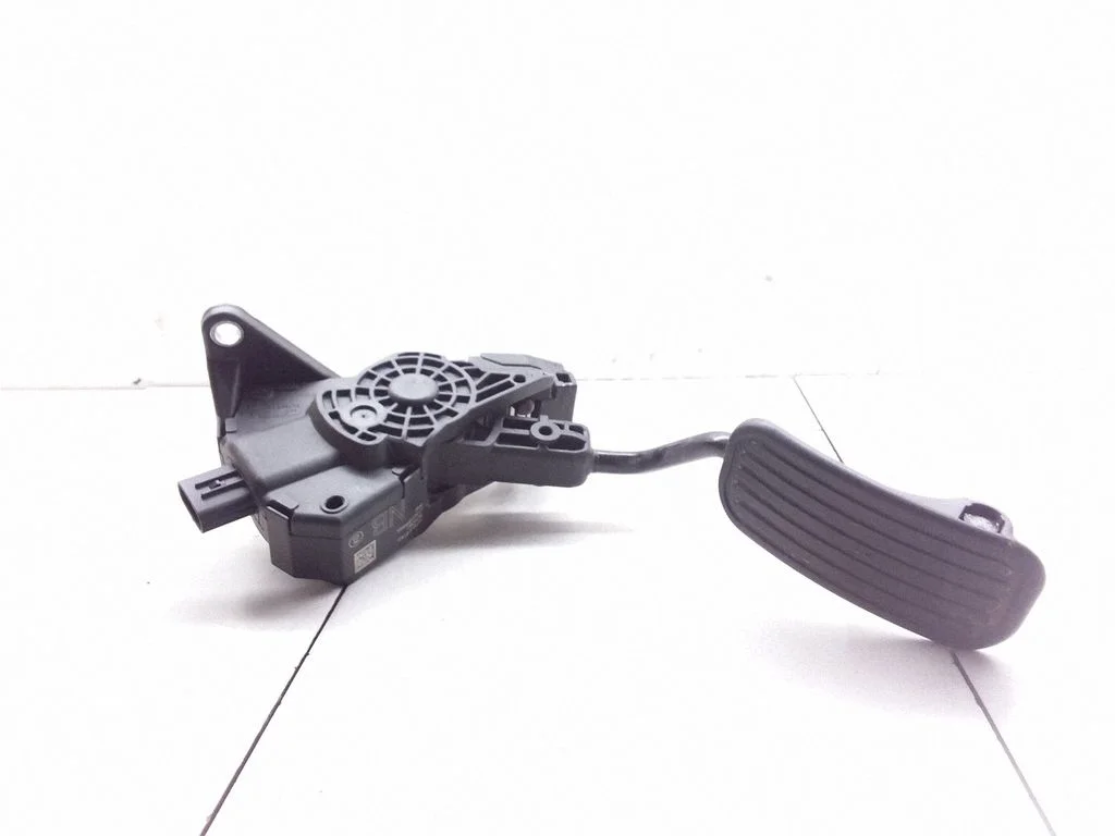 Gaasipedaal 78110F4040