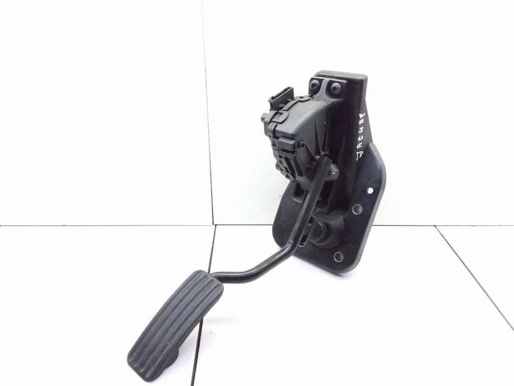 Gaasipedaal – Jaguar XF X250 (2007-2015)
