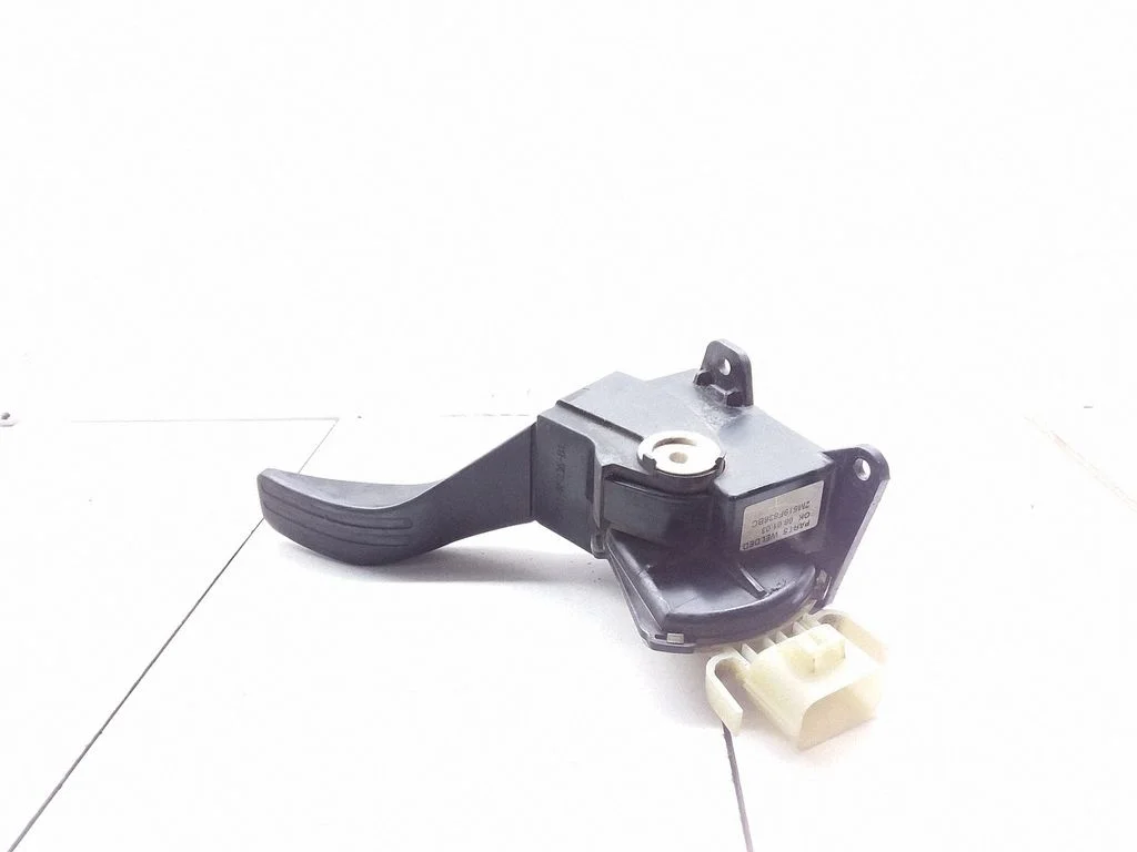 Pedał gazu 2M519F836BC
