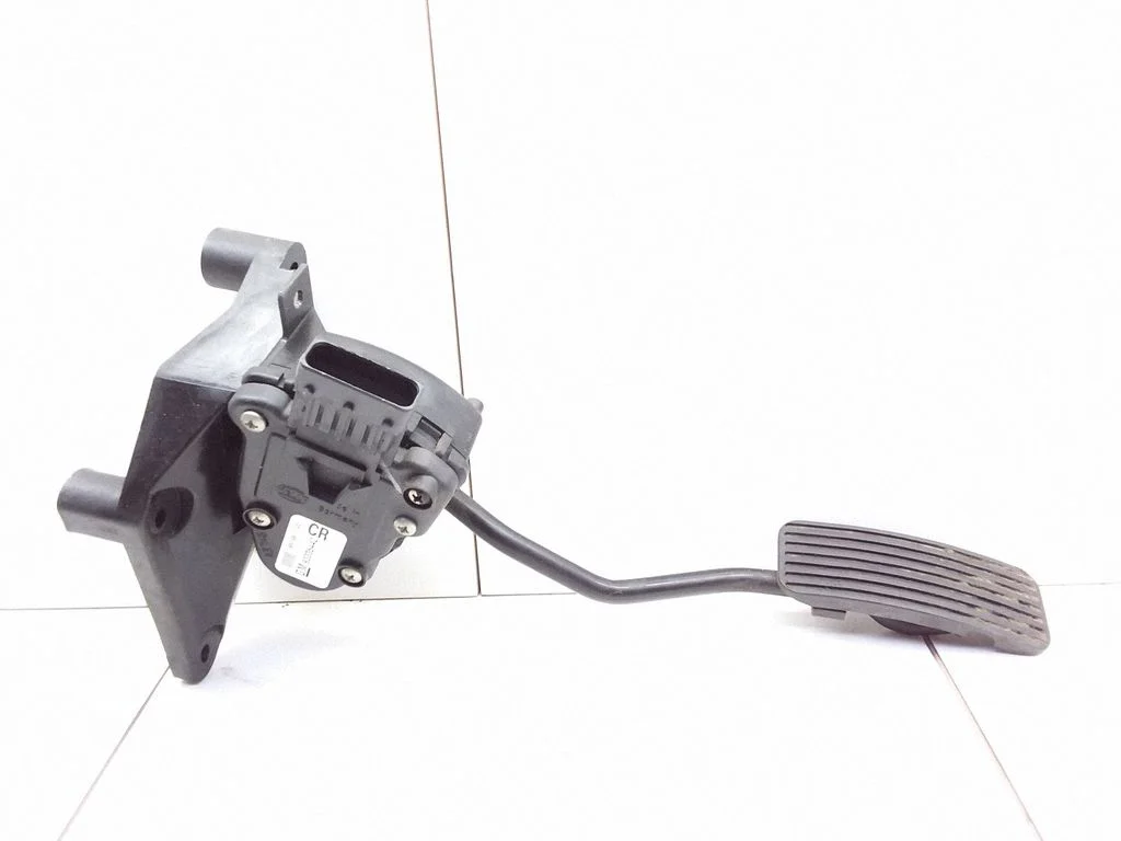 Accelerator throttle pedal – Opel Meriva A (2003-2010)