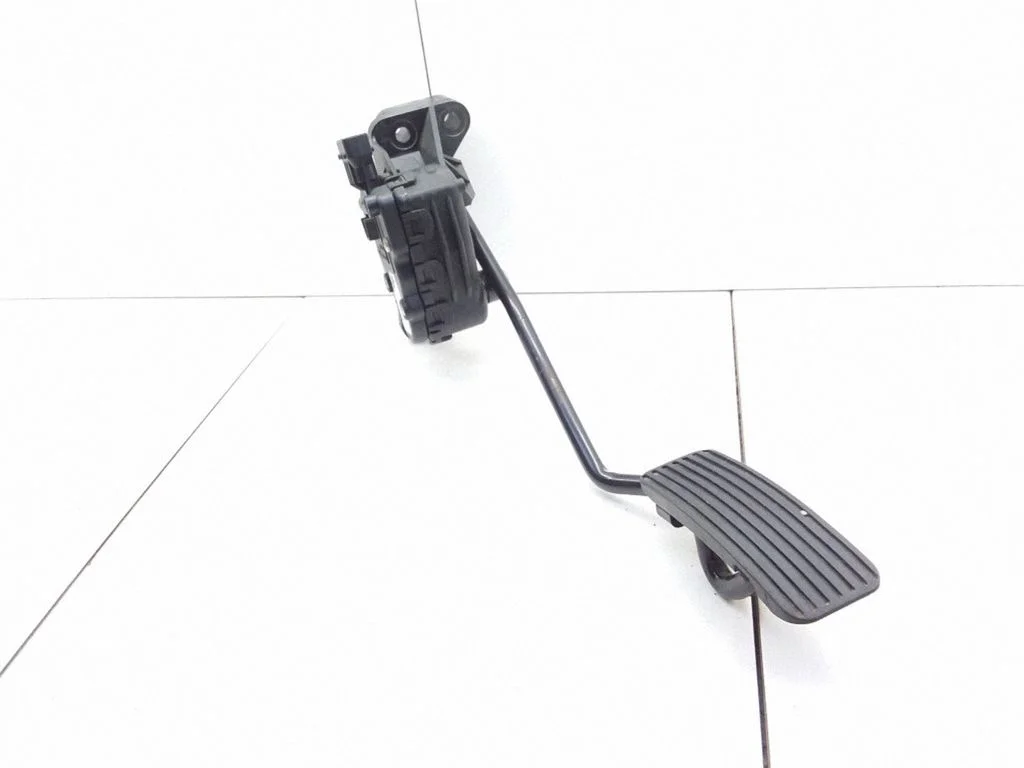 Accelerator throttle pedal 9202343