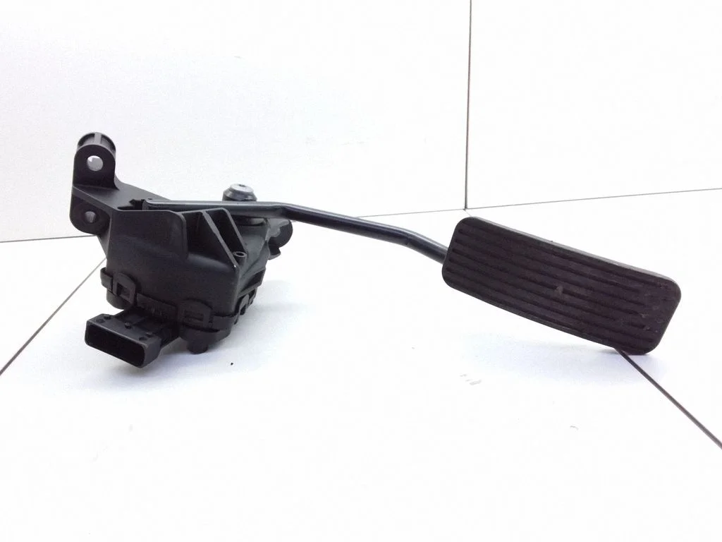 Gaasipedaal – Saab 9-3 Ver2 (2003-2007)
