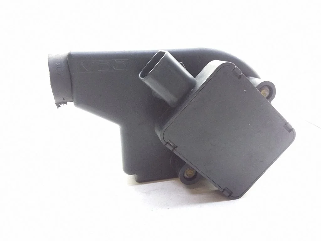 Accelerator throttle pedal