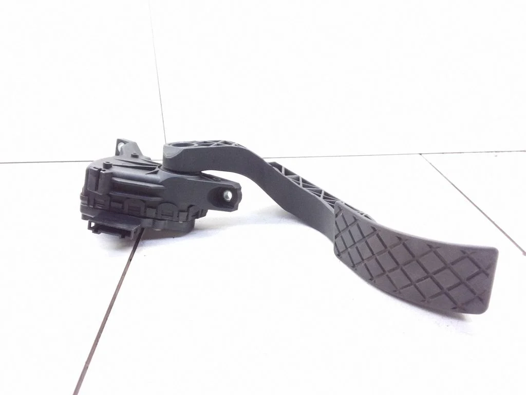 Accelerator throttle pedal 8D1721523F