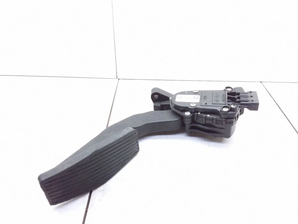 Gaasipedaal 9186724