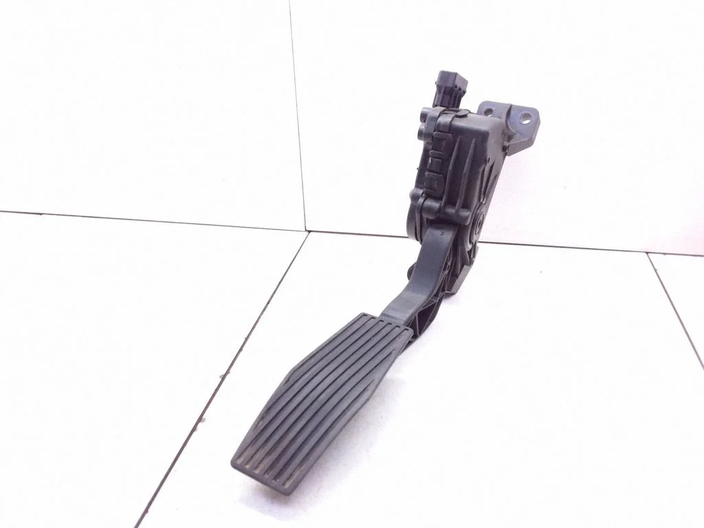 Accelerator throttle pedal 9186725
