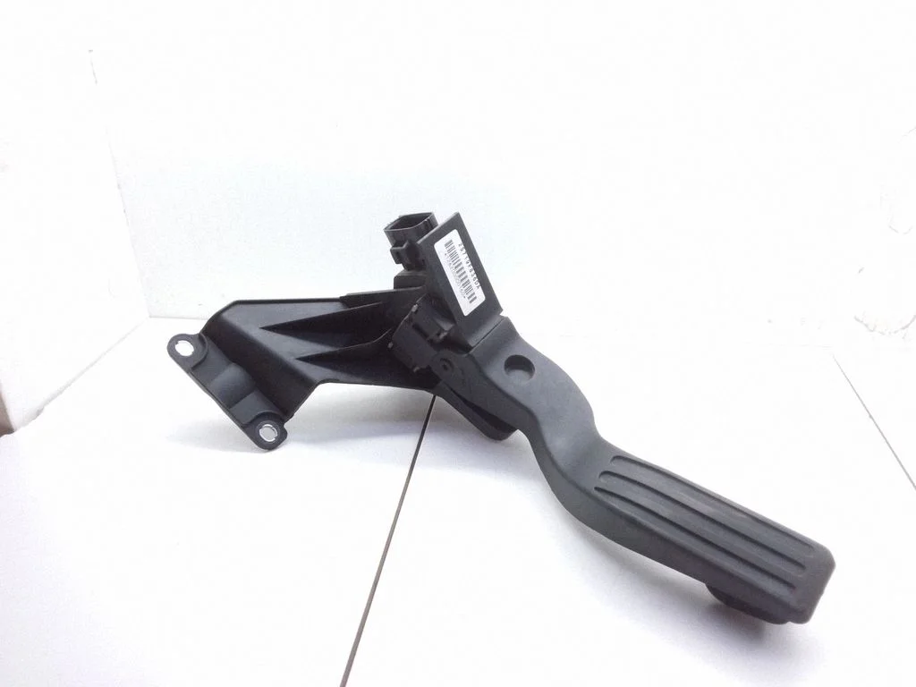Accelerator throttle pedal 2S719F836DA