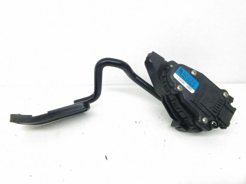 Accelerator throttle pedal 7M4723507D