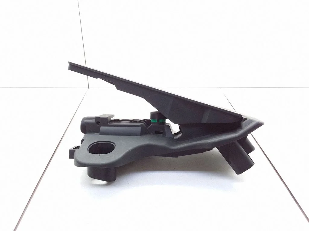Accelerator throttle pedal 1T2723503G