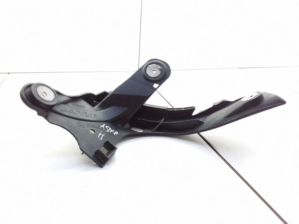 Bumper support mounting bracket corner – Opel Astra H (2004-2012)