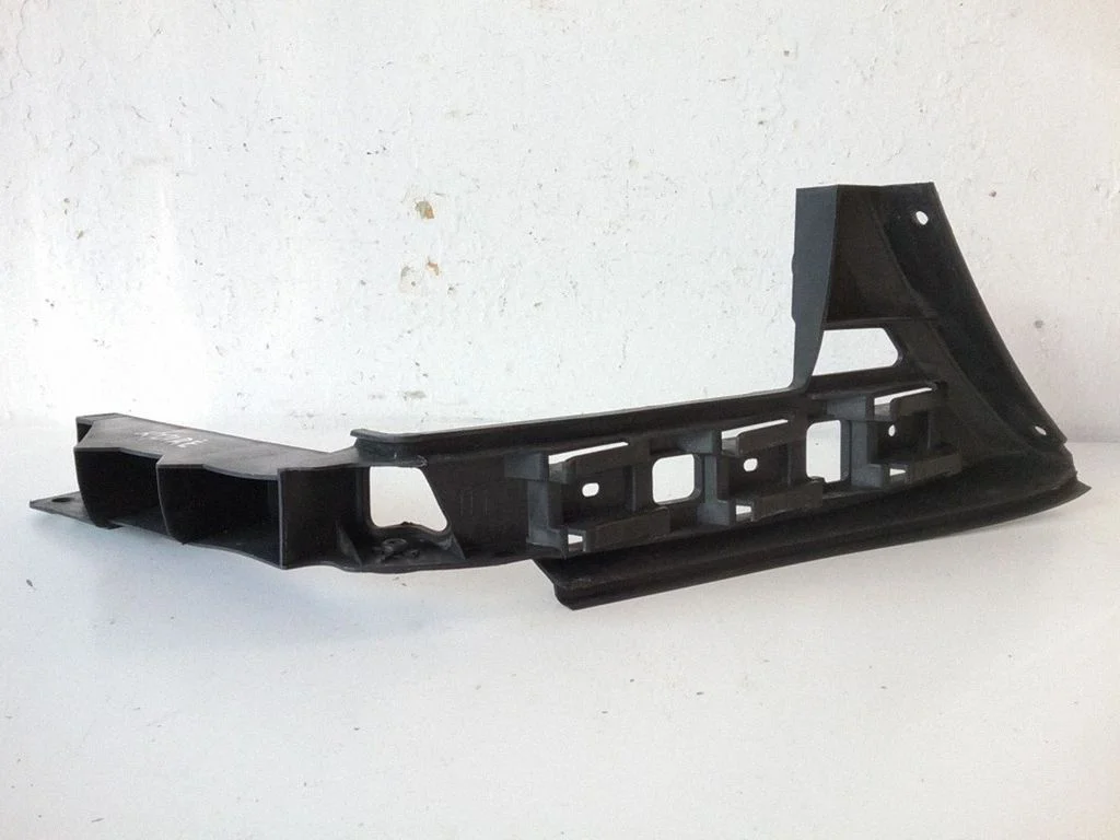 Bumper support mounting bracket corner – Volkswagen Touran I (2003-2010)