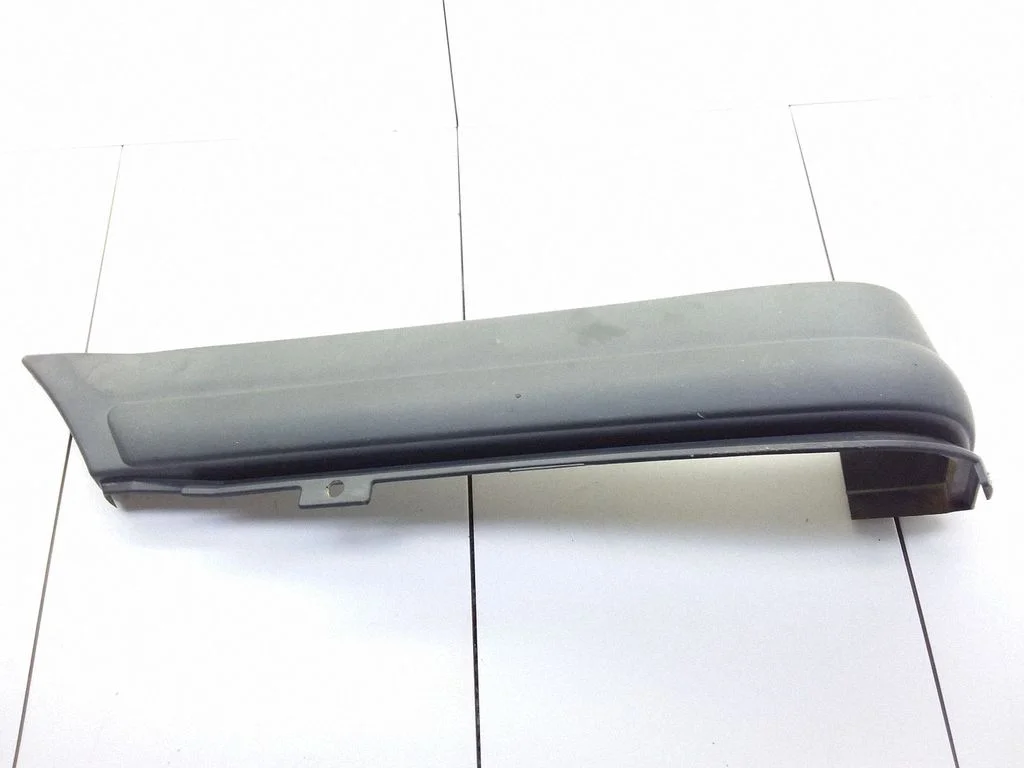Rear bumper corner part panel trim – Ford Transit (2000-2006)