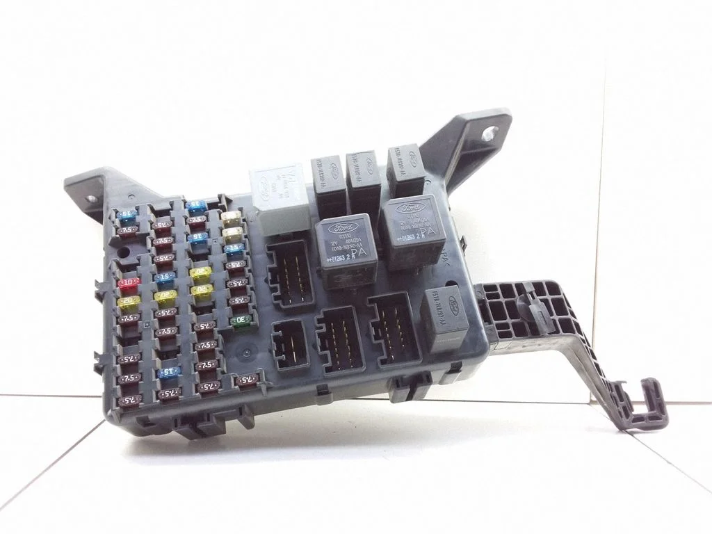 Fuse box set – Ford Mondeo Mk III (2000-2007)