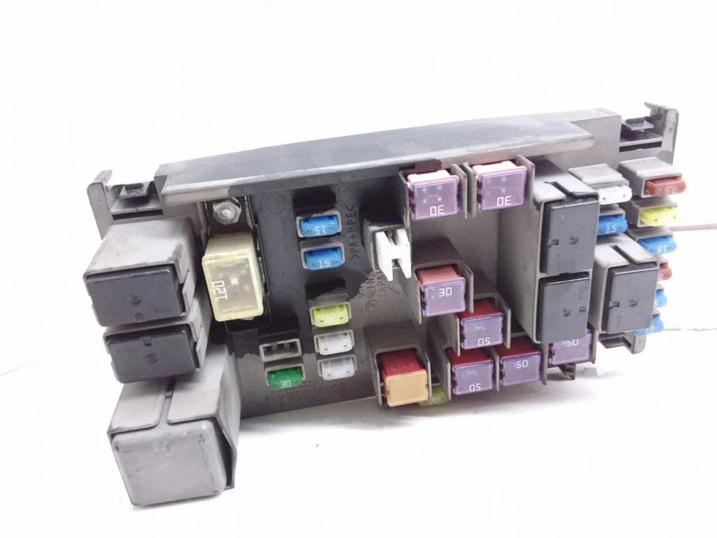 Fuse box set MB100200B