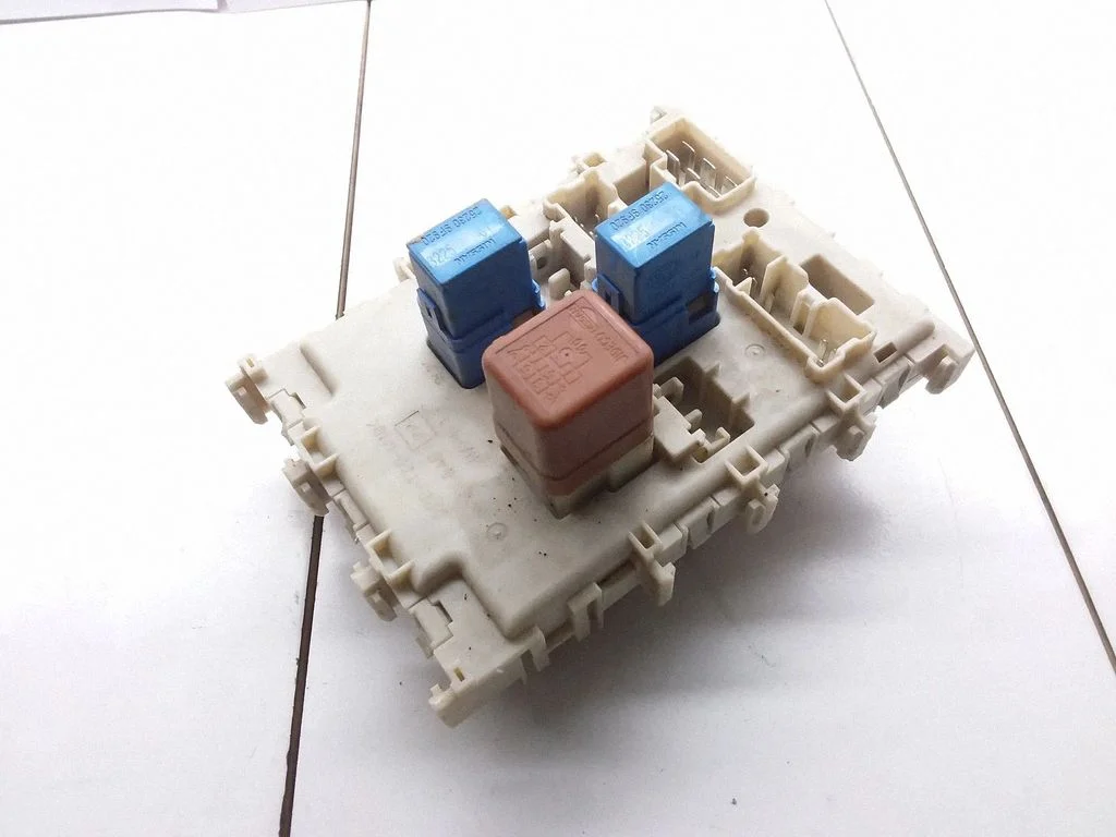 Fuse module – Nissan Primera (2002-2007)