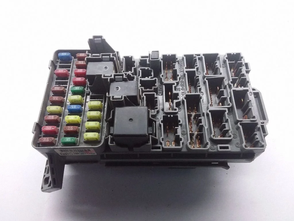 Moduł bezpieczników 3820ES6AS000