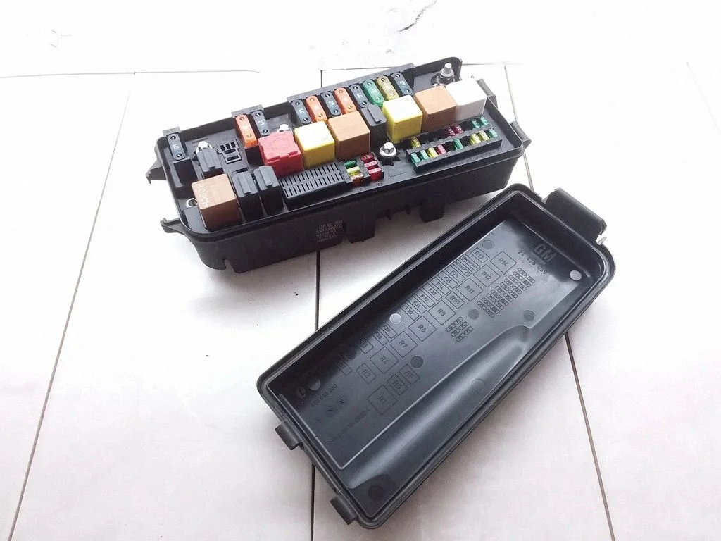 Fuse module – Saab 9-3 Ver2 (2003-2007)