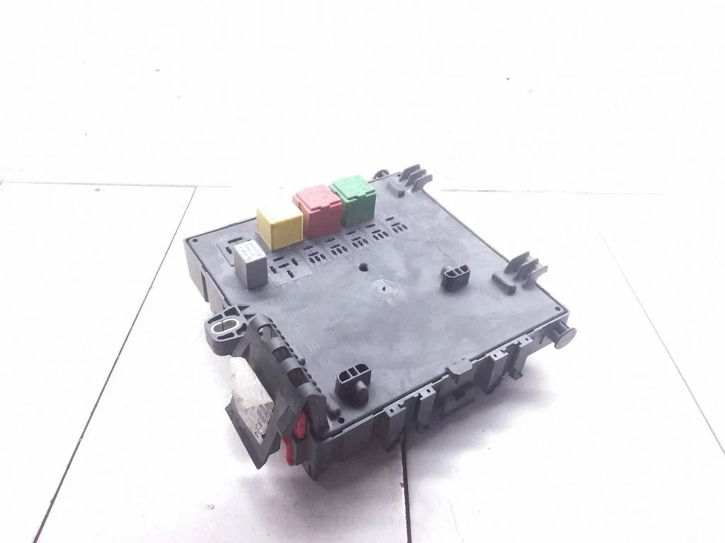 Fuse module – Opel Vectra C (2002-2005)