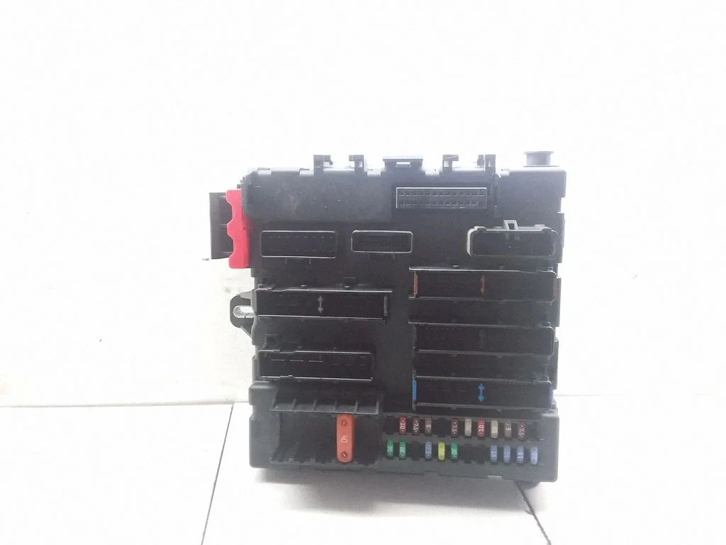 Fuse module – Opel Signum (2003-2008)