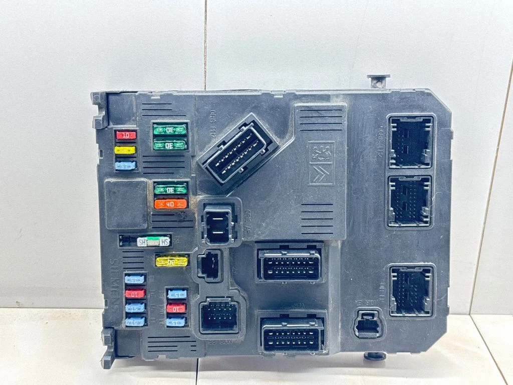 Drošinātāju bloks 9653667380